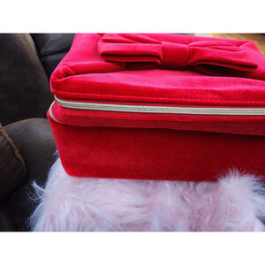 Estée Lauder Red Velvet Cosmetic Case